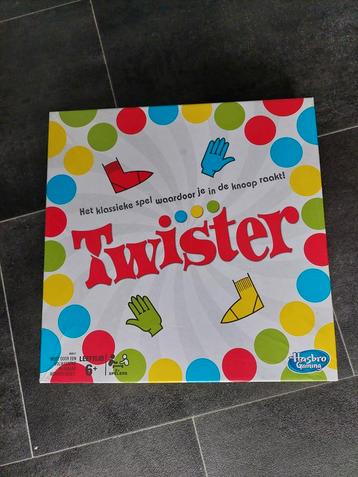 Twister - Het klassieke spel! beschikbaar voor biedingen