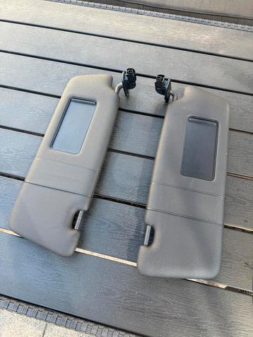 Audi A4 2003 Zwarte zonnekleppen met spiegel beschikbaar voor biedingen