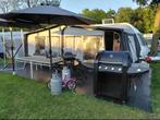 Hobby 650 KFU Prestige 2023 + Voortent, Caravans en Kamperen, Caravans, Rondzit, Hobby, 7 tot 8 meter, Omvormbare zithoek