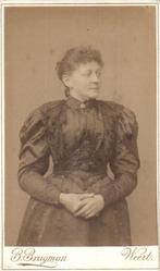 CDV - B. Brugman - Weert - Vrouw in japon, Gebruikt, Verzenden, Foto, Klederdracht