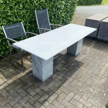 Betonnen Tuintafel - zuilen - 200x80Cm