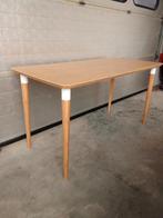 Ikea Hilver bureau - bamboe blad 140x65, Ophalen of Verzenden, Zo goed als nieuw, Bureau, .