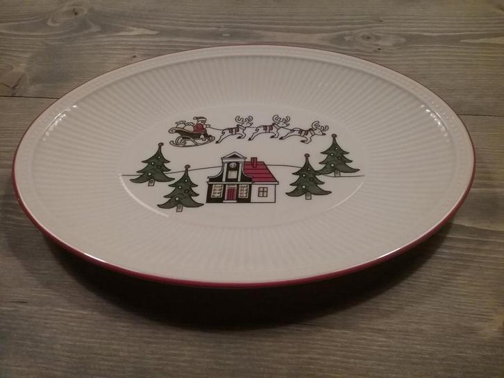 Kerstservies Wedgwood  ovale belegschaaltjes en meer, kerst, Huis en Inrichting, Keuken | Servies, Zo goed als nieuw, Bord(en)