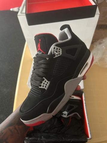 Air Jordan 4 Bred 43 beschikbaar voor biedingen