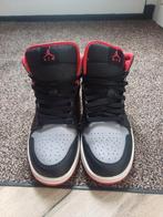 Ophalen - Nike Air Jordan 1 | rood-zwart-grijs | mt 44, Ophalen, Gebruikt, Schoenen