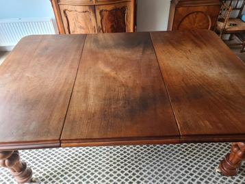MAHONIEHOUTEN VERSTELBARE EETTAFEL MET ORIGINELE DRAAIWORM beschikbaar voor biedingen