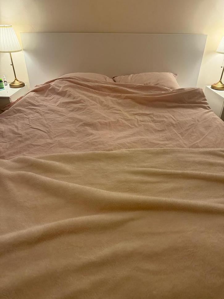 Tweepersoonsbed MALM IKEA met matras 160x200, Huis en Inrichting, Slaapkamer | Beddengoed, Zo goed als nieuw, Tweepersoons, Wit