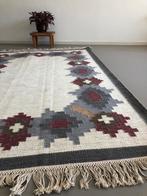 Nieuw handgeweven wollen vloerkleed,  röllakan Zweedse kelim, Geen, Ophalen of Verzenden, Rechthoekig, Scandinavisch wollen tapijt met geometrische patronen