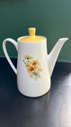 Thee koffie pot Villeroy en Boch gaaf met gele bloemen, Antiek en Kunst, Ophalen