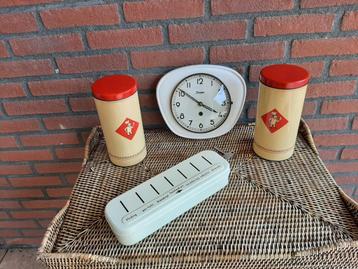 Verschillende vintage keuken artikelen.  beschikbaar voor biedingen