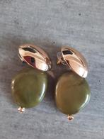Groene oorbellen met gouden accenten, Overige materialen, Nieuw, Ophalen of Verzenden, Knopjes of Stekers