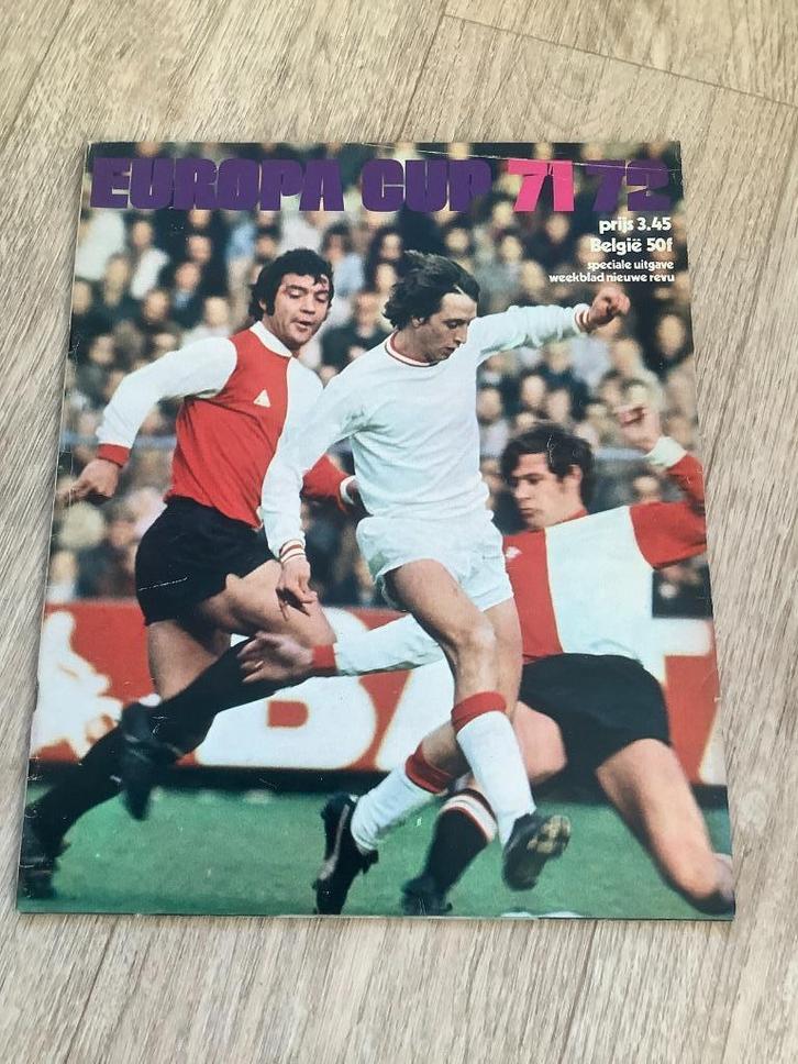 REVUE EUROPA CUP 71-72         SPECIALE UITGAVE, Verzamelen, Sportartikelen en Voetbal, Gebruikt, Boek of Tijdschrift, Overige binnenlandse clubs