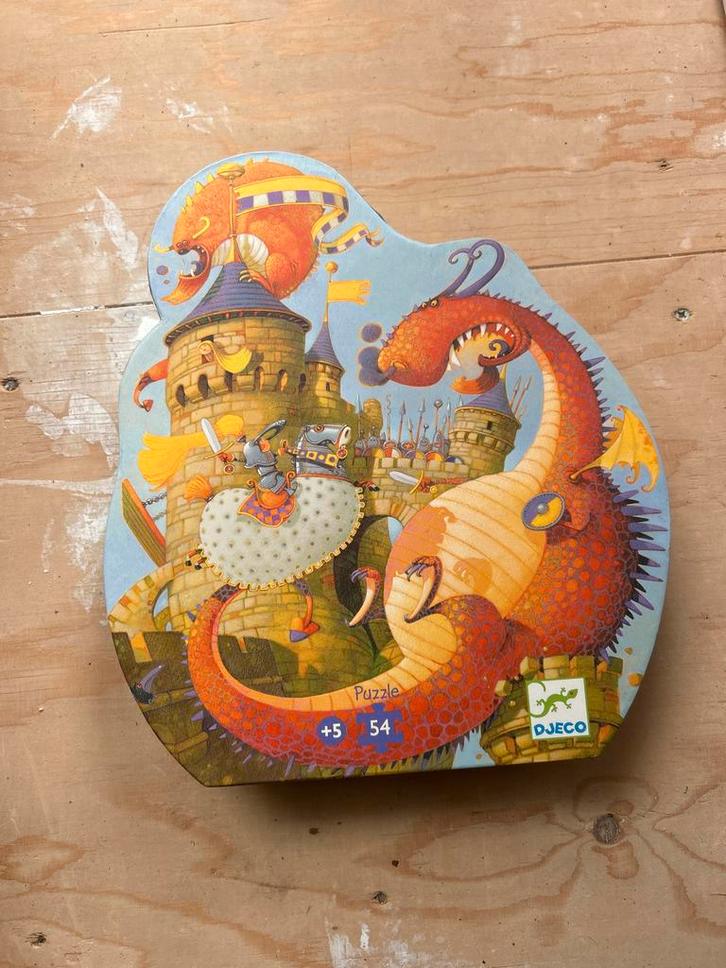 Djeco Puzzle Draak & Kasteel - 54 Stukjes, Kinderen en Baby's, Speelgoed | Kinderpuzzels, Zo goed als nieuw, 4 tot 6 jaar, Meer dan 50 stukjes