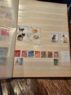 Postzegelalbum met diverse postzegels, Ophalen of Verzenden, Nederland en Buitenland