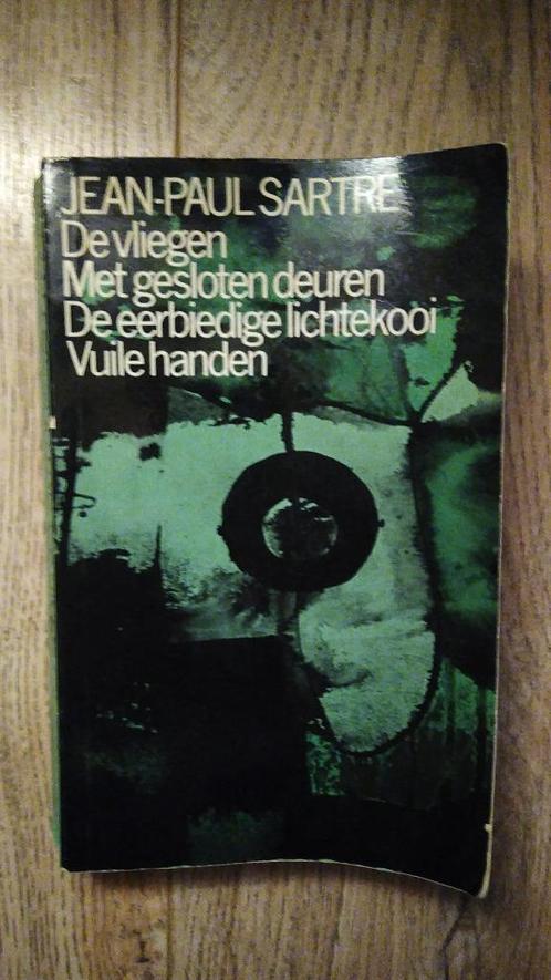 Sartre - De vliegen / met gesloten deuren / de eerbiedige li, Boeken, Literatuur, Gelezen, Nederland, Ophalen of Verzenden