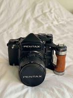 Pentax 67 + TTL Prism Finder + SMC 55mm F/4 lens + Wood Grip, Audio, Tv en Foto, Fotocamera's Analoog, Ophalen, Zo goed als nieuw