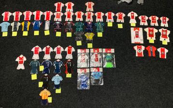 46 stuks: Ajax mini-dress / mini kit / auto shirt beschikbaar voor biedingen