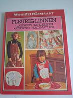 MooiZelfGemaakt Fleurig Linnen Pat Jones jaren 70, Ophalen of Verzenden, Gelezen, Borduren en Naaien, Pat Jones