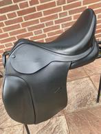 Maxflex zadel 17.5 inch en Wow zadel 17 inch, Dieren en Toebehoren, Ophalen of Verzenden, Zo goed als nieuw, Dressuur