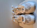 Beige schoenen maar 37. 1x gedragen, Ophalen of Verzenden, Zo goed als nieuw, Beige, Sneakers of Gympen