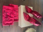 Pump, Kleding | Dames, Schoenen, Verzenden, Zo goed als nieuw, Rood, Louboutain