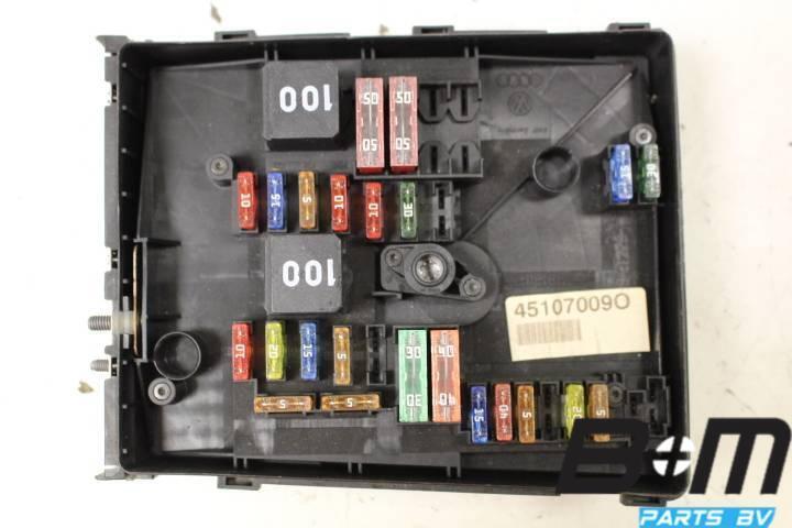 Zekeringkast in motorruimte VW Golf 6, Auto-onderdelen, Elektronica en Kabels, Gebruikt