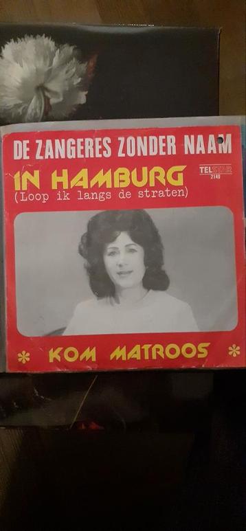Zangeres zonder Naam   beschikbaar voor biedingen