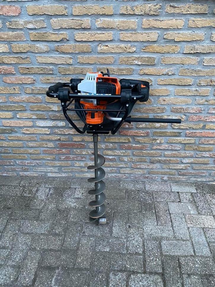Grondboor te huur., Tuin en Terras, Bosmaaiers, Zo goed als nieuw, Benzine, Ophalen