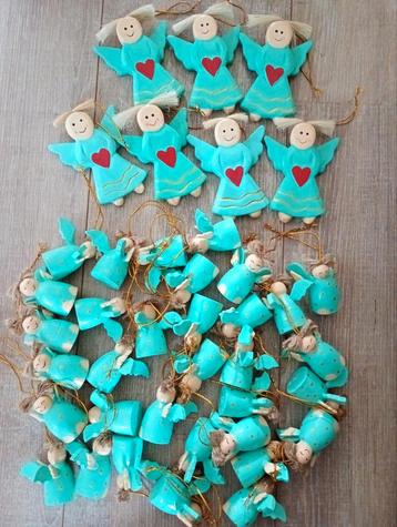 Kerstboomhangers houten engeltjes beschikbaar voor biedingen