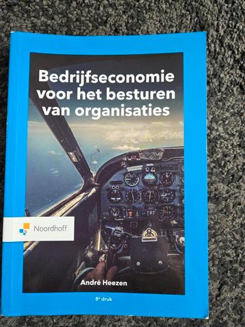 Bedrijfseconomie voor het besturen van organisaties beschikbaar voor biedingen