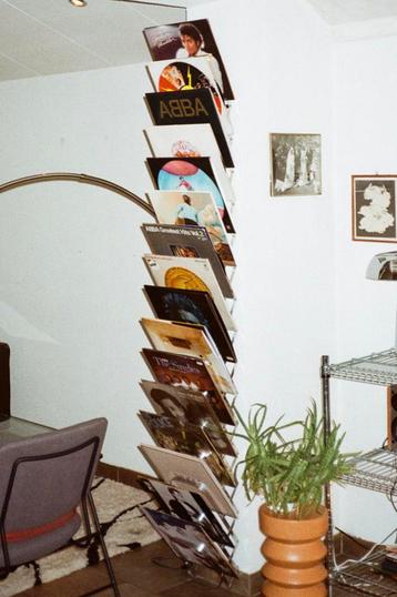 Platenrek / Magazine Rek - Wandmontage beschikbaar voor biedingen