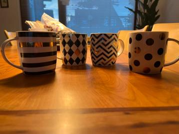 Koffie of theemokken beschikbaar voor biedingen