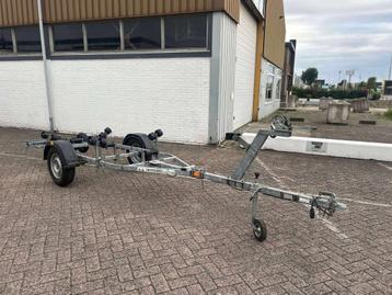 Freewheel knikkantel trailer voor boten tot 5 meter  beschikbaar voor biedingen