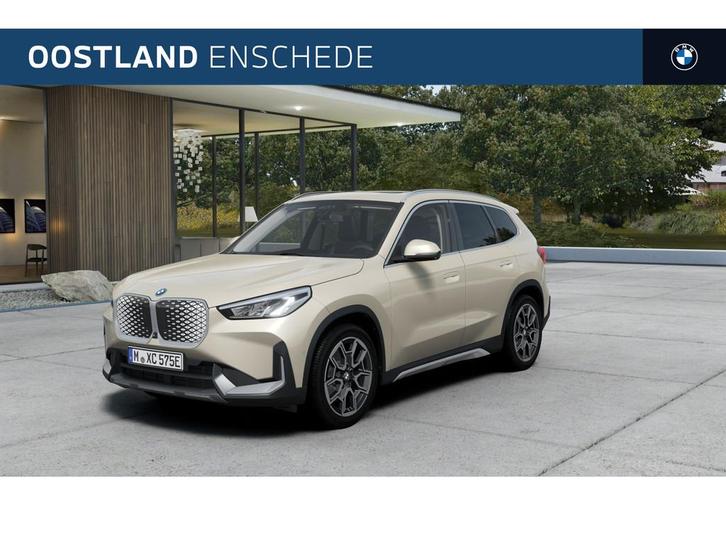 BMW iX1 eDrive20 xLine / Panoramadak / Trekhaak / Achteruitr, Auto's, BMW, Bedrijf, Te koop, iX1, Achteruitrijcamera, Alarm, Isofix