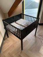 Zwarte tweelingwieg met matras en hemeltje, Ophalen, Gebruikt, Wieg