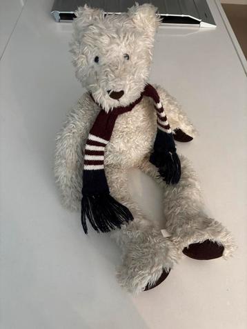 Originele Flip de Beer met sjaal- Koekeloere Knuffel beschikbaar voor biedingen