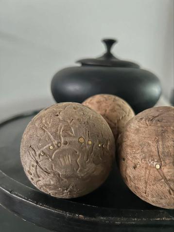 Set (3 stuks) sleetse houten ballen india oosters sober beschikbaar voor biedingen