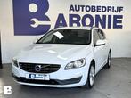Volvo V60 2.4 D6 Twin Engine Momentum, Wit, Vierwielaandrijving, 1880 kg, LED verlichting