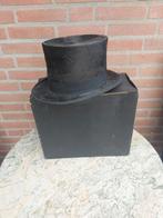 Hoge zwarte hoed met koffer, Antiek en Kunst, Antiek | Kleding en Accessoires, Ophalen of Verzenden