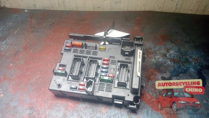 Zekeringkast van een Peugeot 206, Ophalen, Gebruikt, -, -