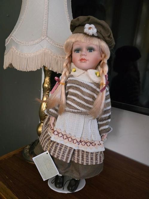 Vintage Franse porseleinen pop Collection, Verzamelen, Poppen, Nieuw, Pop, Ophalen of Verzenden