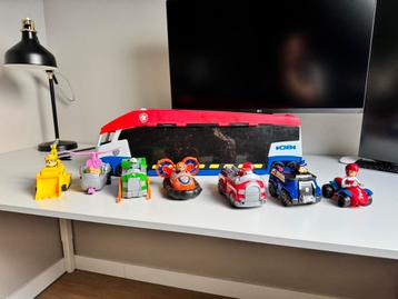 Paw Patrol Truck, compleet met mini-figuren en voertuigen beschikbaar voor biedingen