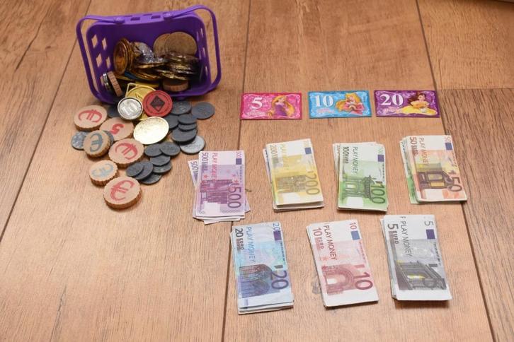 Houten winkeltje, Kinderen en Baby's, Speelgoed | Houten speelgoed, Gebruikt, Meubelstuk of Keukentje, Ophalen