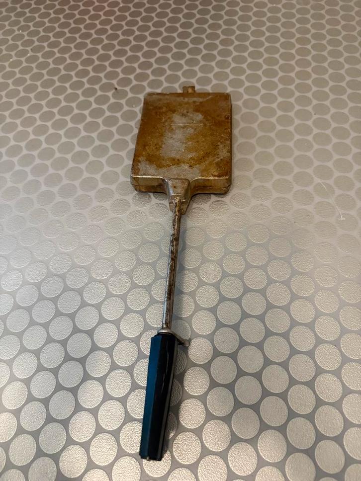 Oude wafelijzer gietijzer, Antiek en Kunst, Antiek | Keukenbenodigdheden, Ophalen of Verzenden