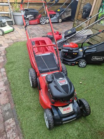 Alko aangedreven motormaaier met 48 cm maaibreedte.  beschikbaar voor biedingen