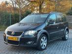 Volkswagen Touran 1.4 TSI Cross/Clima/Cruise/LMV/Trekhaak/NA, Auto's, Voorwielaandrijving, Euro 5, Stof, Zwart