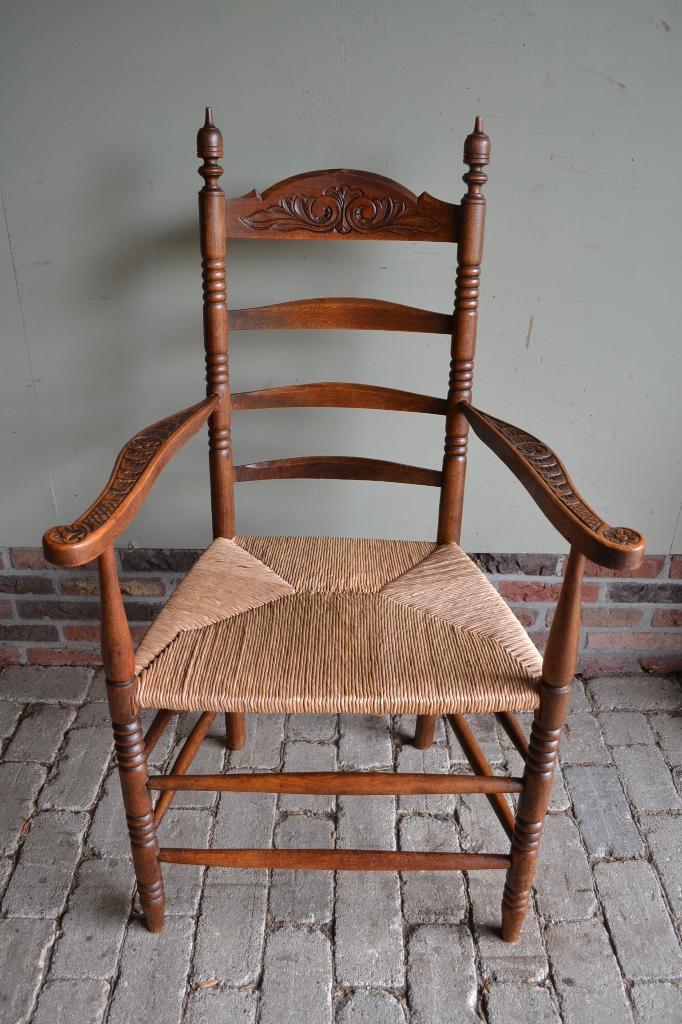 Prachtige antieke eiken stoel, fauteuil met biezen zitting., Antiek en Kunst, Antiek | Meubels | Stoelen en Banken, Verzenden
