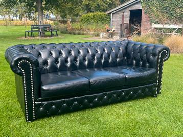 Zwarte Chesterfield 3-zits bank beschikbaar voor biedingen