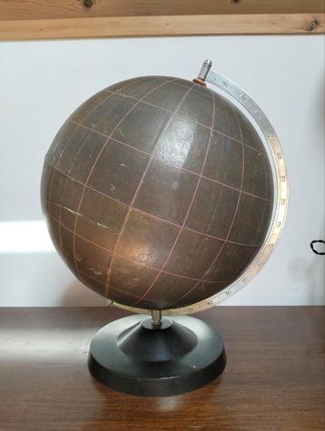 zeer zeldzame schoolbord antieke globe  beschikbaar voor biedingen