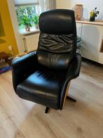 Hukla relaxfauteuil zwart leer met notenhouten sides, Ophalen, 75 tot 100 cm, Zo goed als nieuw, 75 tot 100 cm